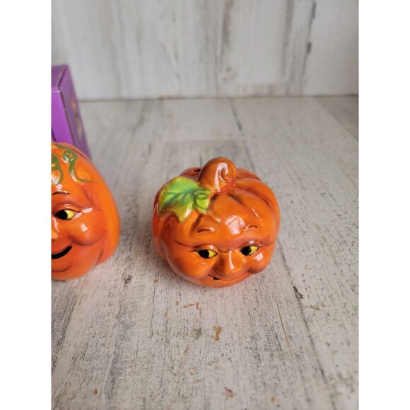 Vintage anthropomorphic pumpkin salt pepper shaker Halloween set decor - Picture 3 of 7